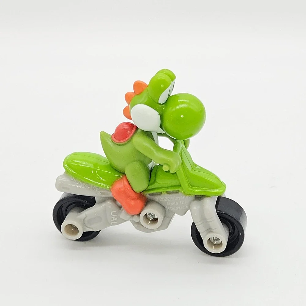 Nintendo Mario Kart Yoshi Motorcycle Toy Unisex OS Green 2022 Happy Meal Figure